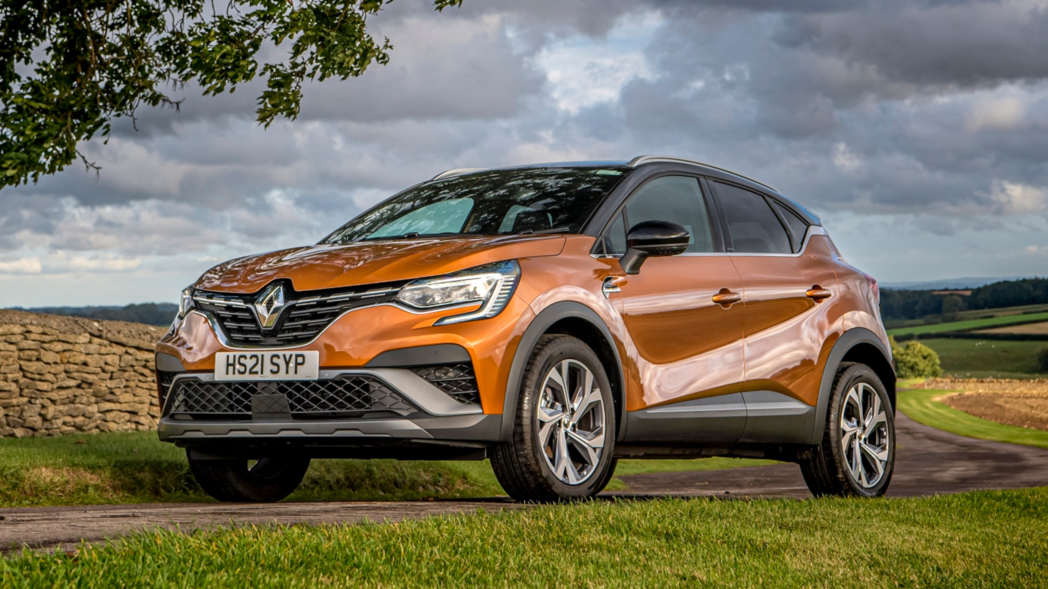 Renault Captur E TECH Engineered 2023 SUV Drive